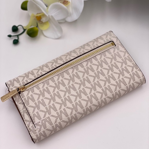 Michael Kors Trifold Wallet Vanilla - Picture 3 of 9